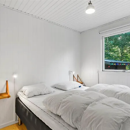 1549-aakirkeby-sluseparken-14 Nyaraló *