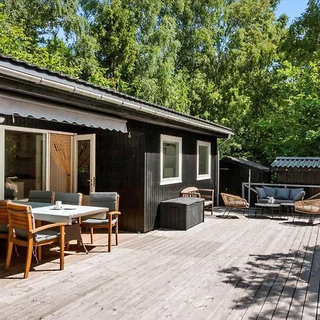 1549-aakirkeby-sluseparken-14 *